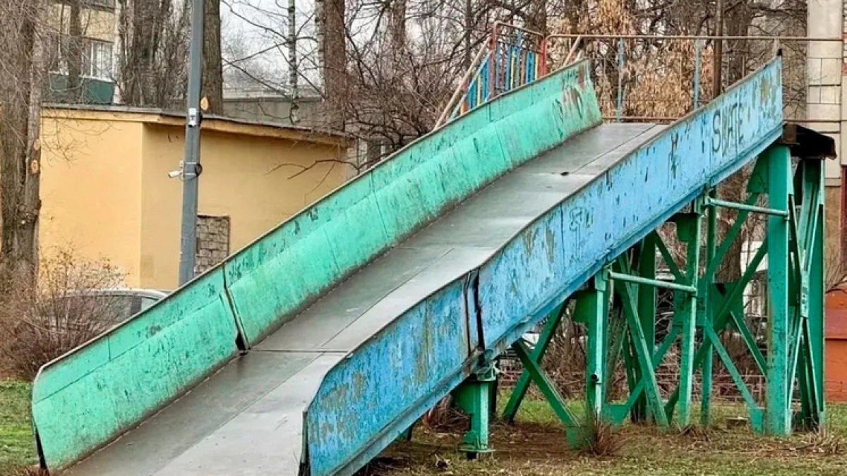 Липчане отстояли горку на Неделина — демонтажа не будет