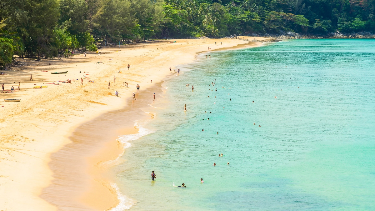 В Азии официально заработал безвиз для россиян: белый песок и полная безопасность — альтернатива Таиланду
