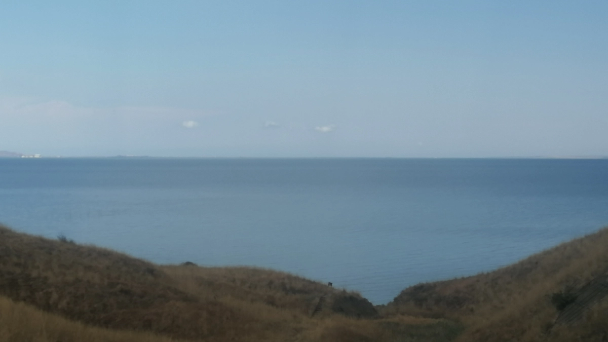 На наш Юг больше ни ногой – есть другое место: вода теплющая, не хамят и в 2 раза дешевле, чем в Абхазии