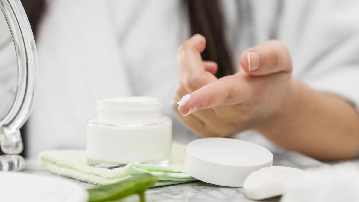 Морщины уходят на глазах: это натуральное средство осветляет кожу и дарит ей фарфоровое свечение