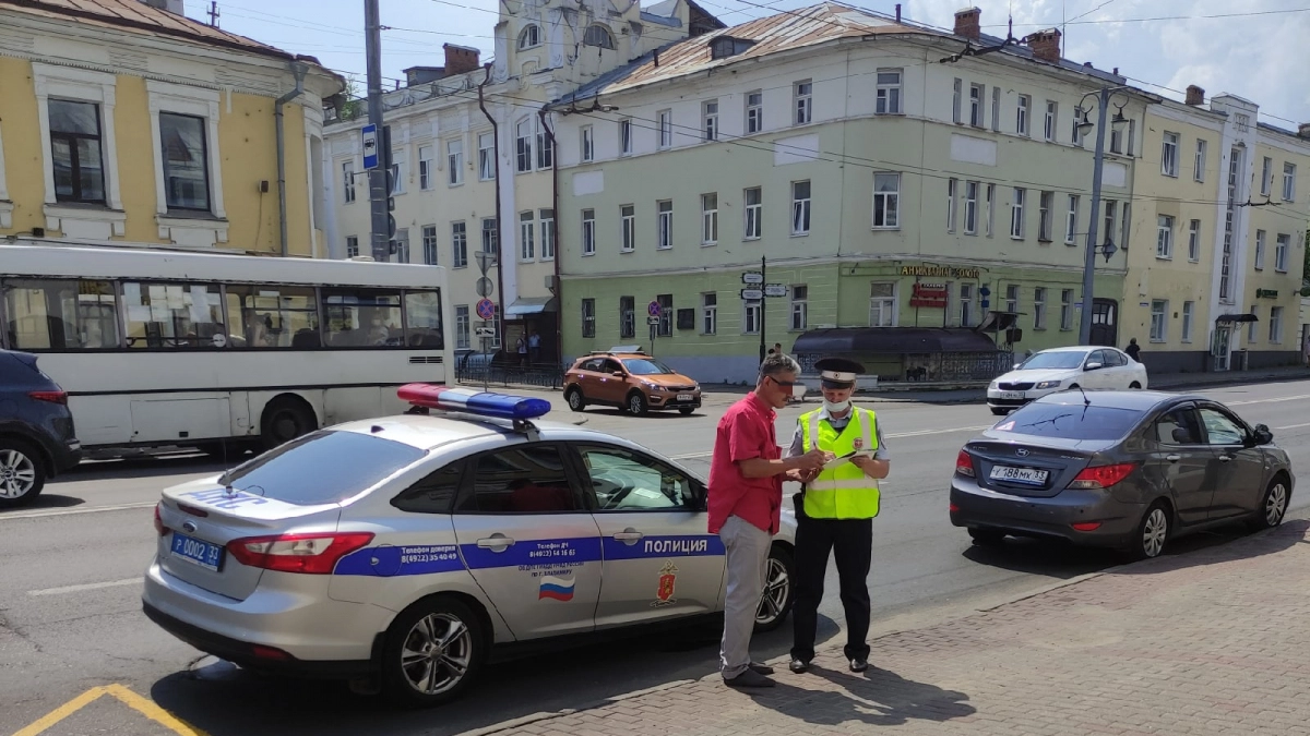 Инспектор ГАИ просит показать телефон: как себя вести и что отвечать