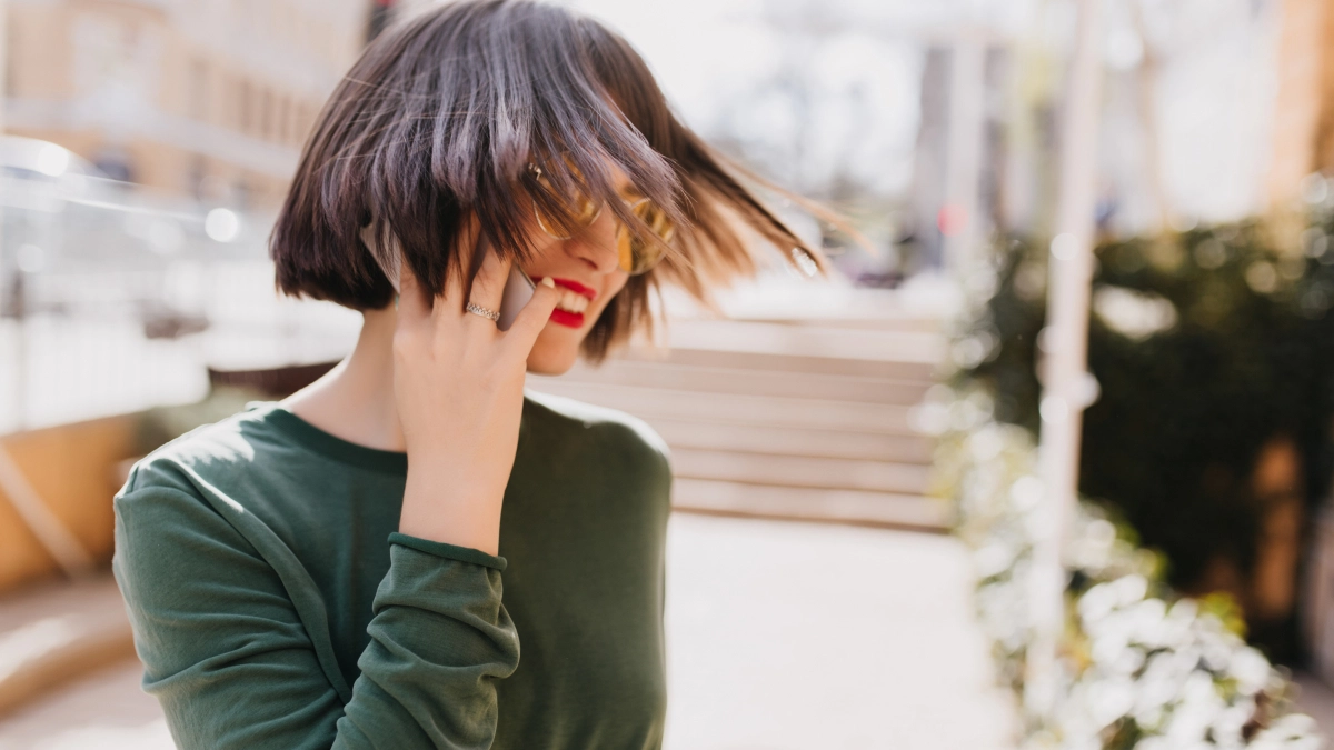 Волосы стали гуще за одну стрижку: чашечное каре из 90-х снова в моде — проверьте, подходит ли вам