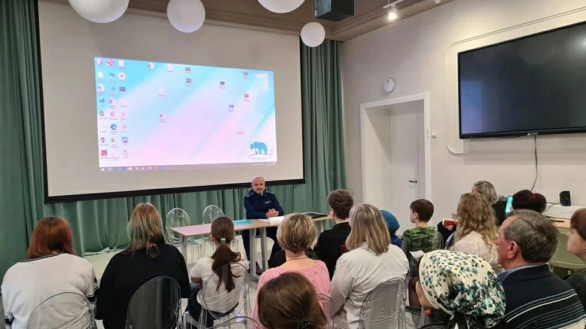 Зампрокурора Ткаченко приехал в Задонск и принял жителей