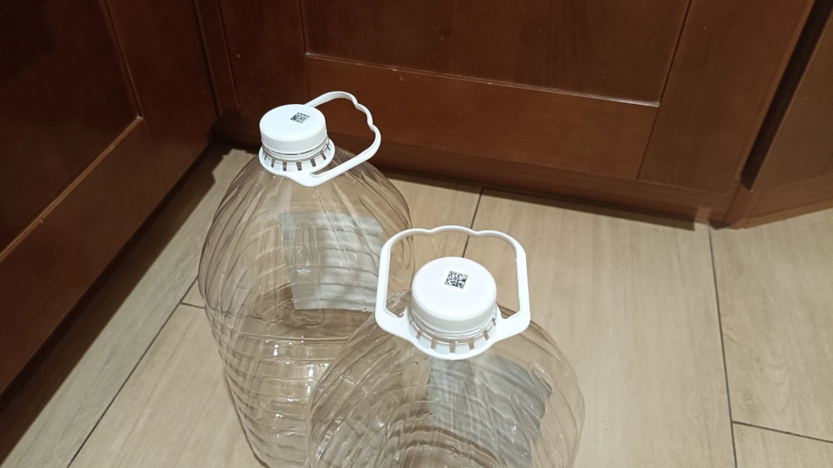 Пластиковые бутылки теперь на вес золота: 4 лайфхака, за которыми даже к соседям заглядывают