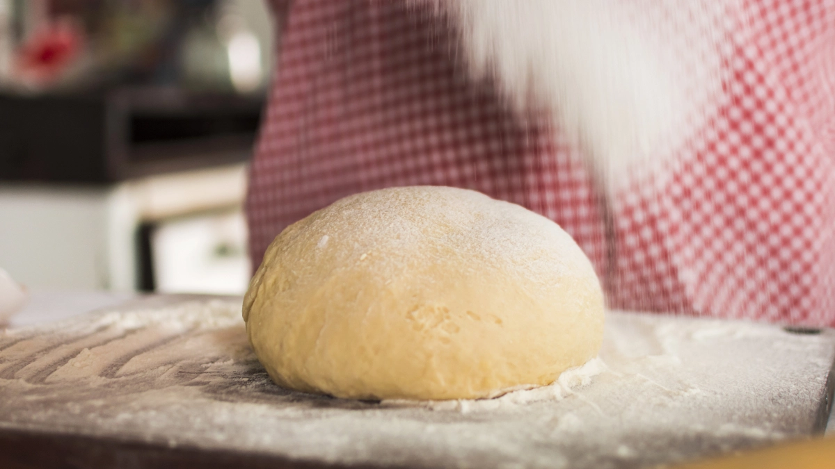 Самые вкусные пирожки получаются по маминому рецепту теста: хрустящие, воздушные, без лишнего жира