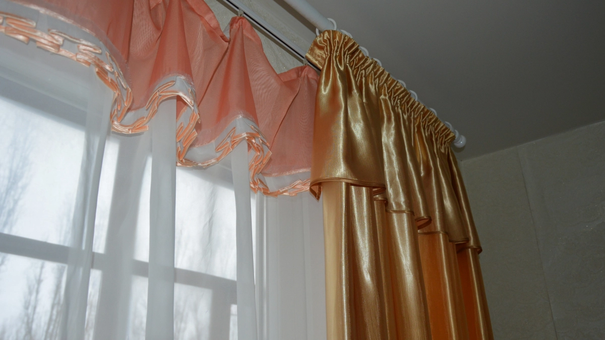 Жёлто-серый тюль больше не проблема: один аптечный пузырёк в таз и полчаса ожидания