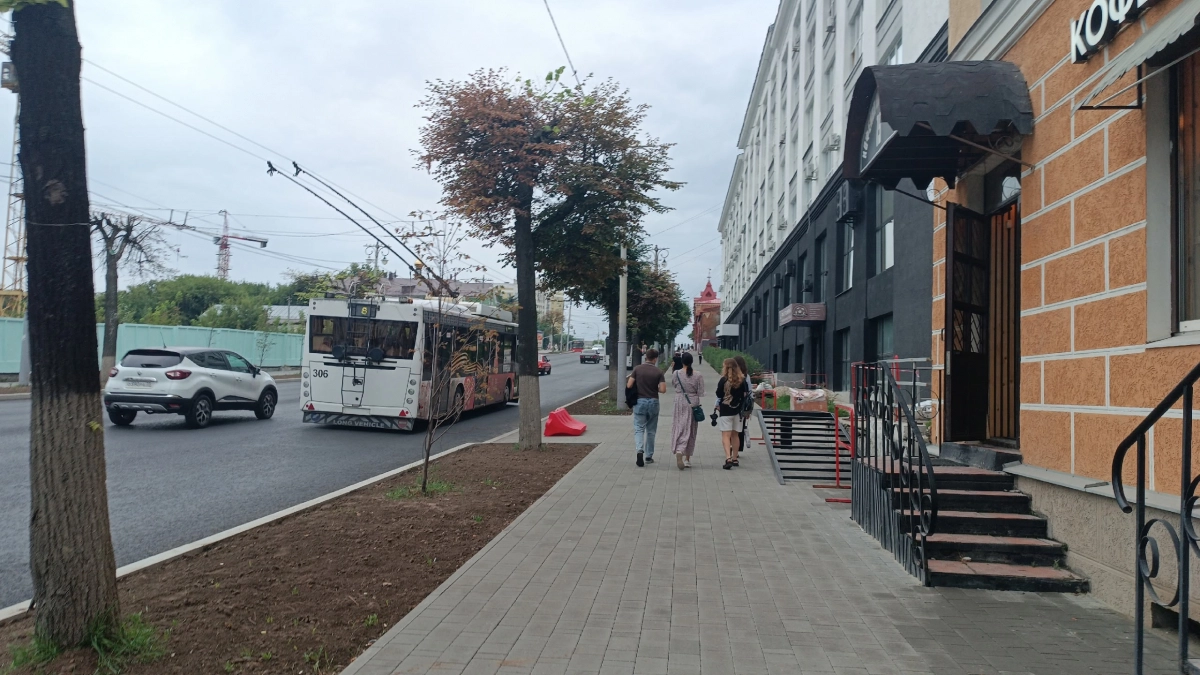 Почему с годами лучше держаться от людей на расстоянии: точный ответ в строках Левитанского