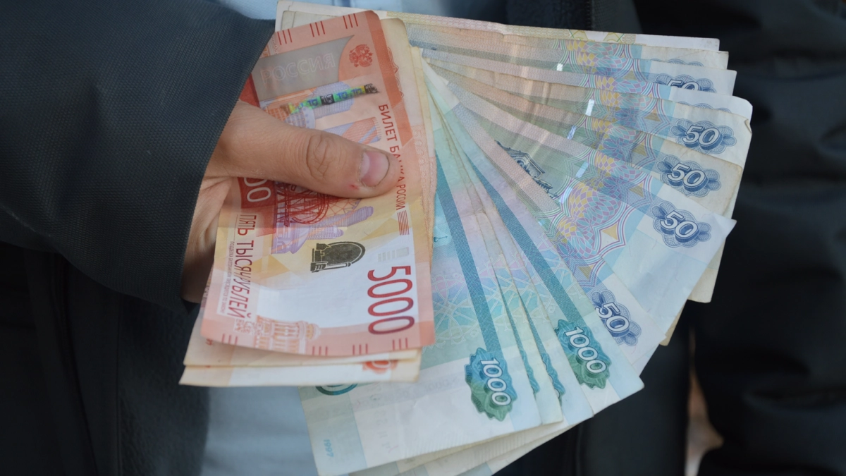 Липецкие налоговики назвали четыре риска для тех кто работает за серую зарплату