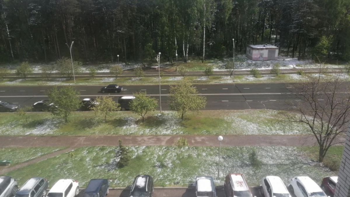 Резкое похолодание принесет в Центральную Россию снег и ливни: какой будет погода в майские праздники?