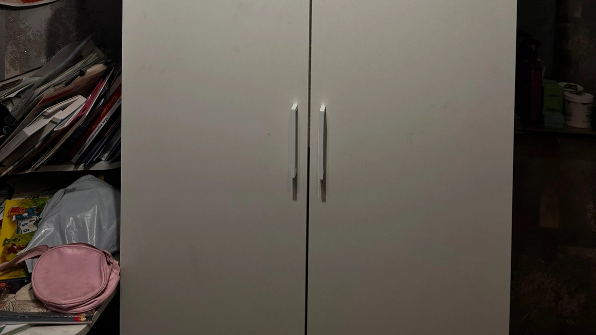 Шкафы-купе вышли из моды: вот как теперь оформляют зоны хранения