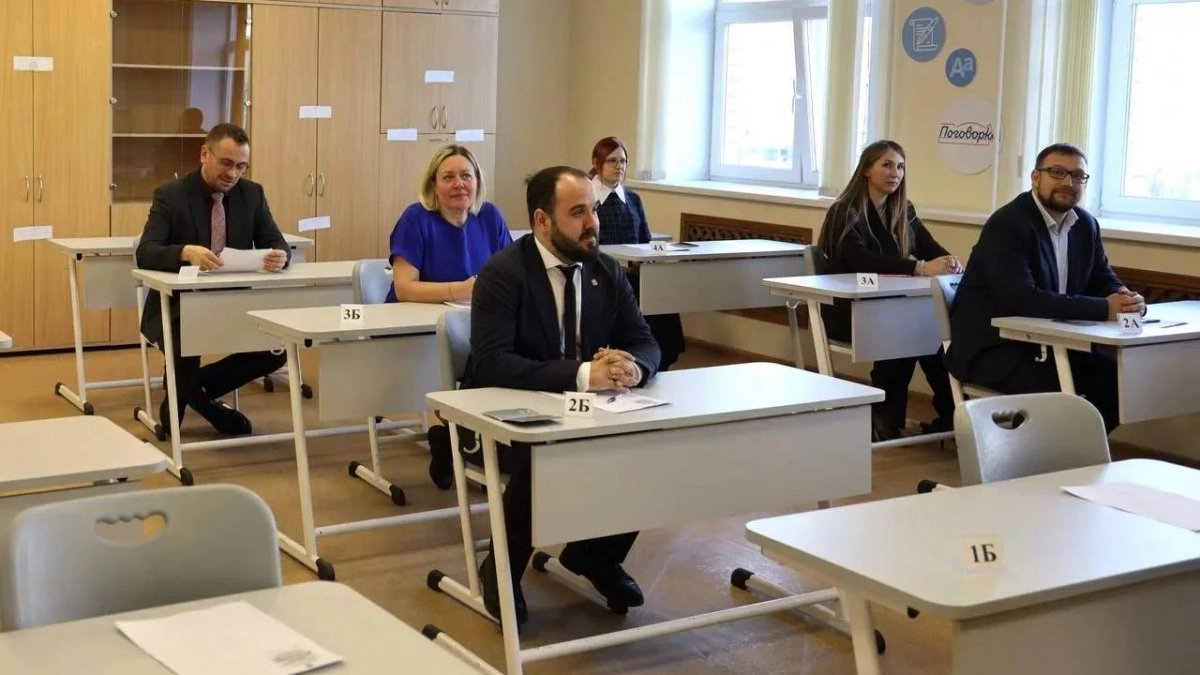 Липецкие министры сдали ЕГЭ по русскому языку
