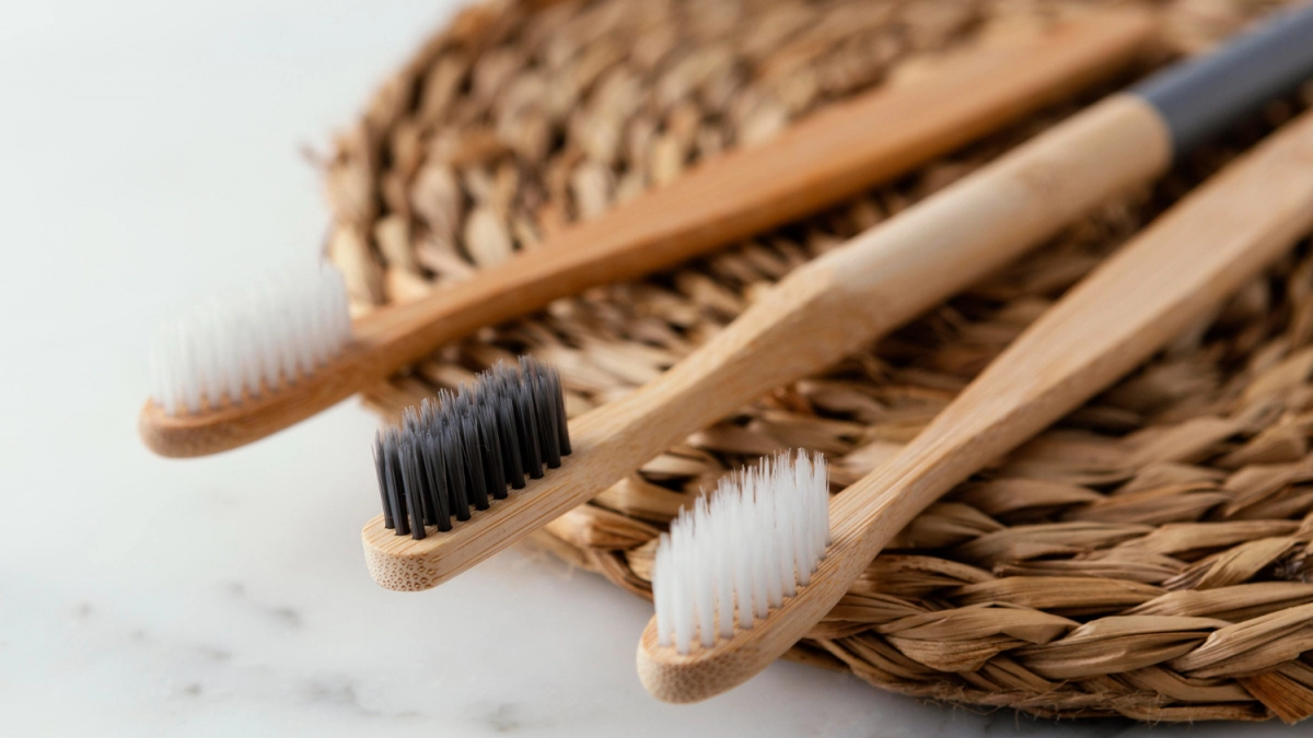 Больше не выбрасываю старые зубные щетки: вот что делаю с ними, чтобы использовать в быту