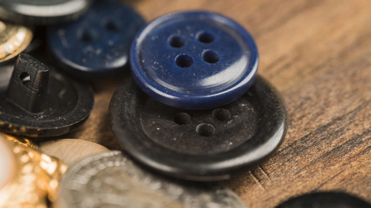 Мамины пуговицы из СССР не выкидывать: 5 стильных поделок для дома — клей ПВА тоже работает