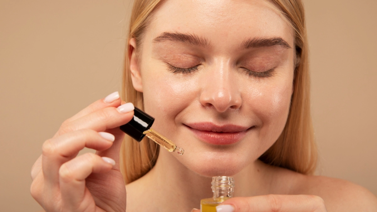 3 капли на ночь: масло вместо уколов красоты – мягкий антивозрастной уход для кожи 40+