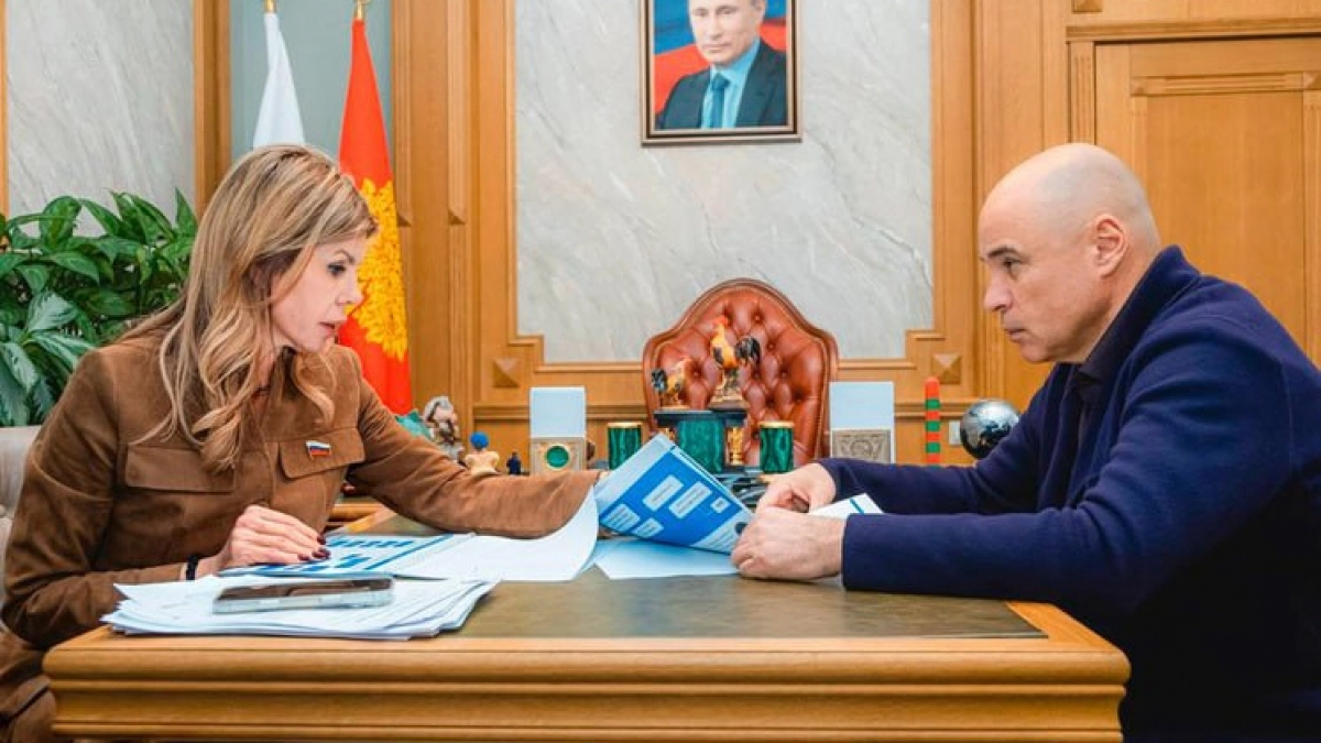 Игорь Артамонов и сенатор Уваркина обсудили объекты наследия Ельца