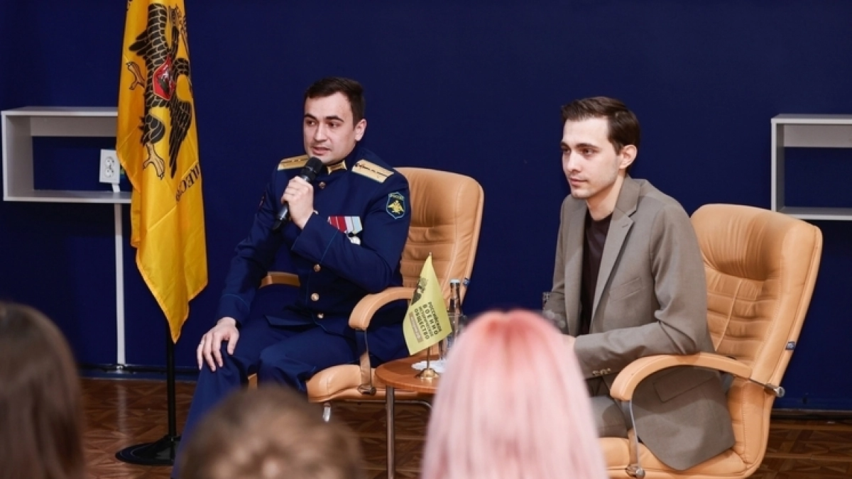 Боевые летчики встретились со студентами ЛГПУ