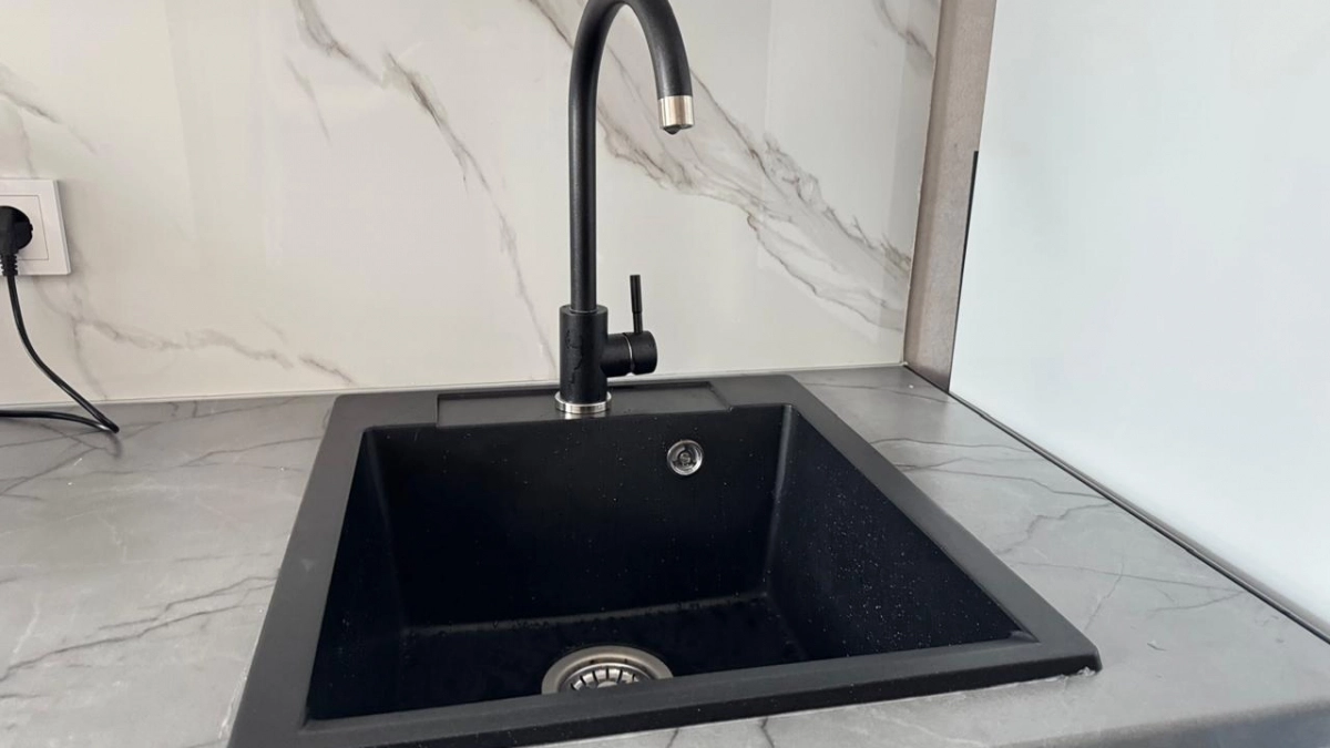 Всего 1 ложка — и трубы всегда чистые: забыла о зловонных пробках и засорах