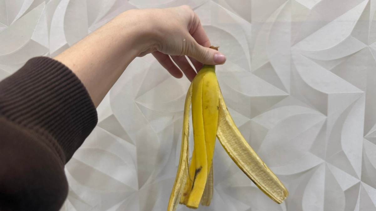 Банановая кожура - не мусор, а новый "бриллиант" в уходе за домом: простые способы, от которых вы будете в шоке