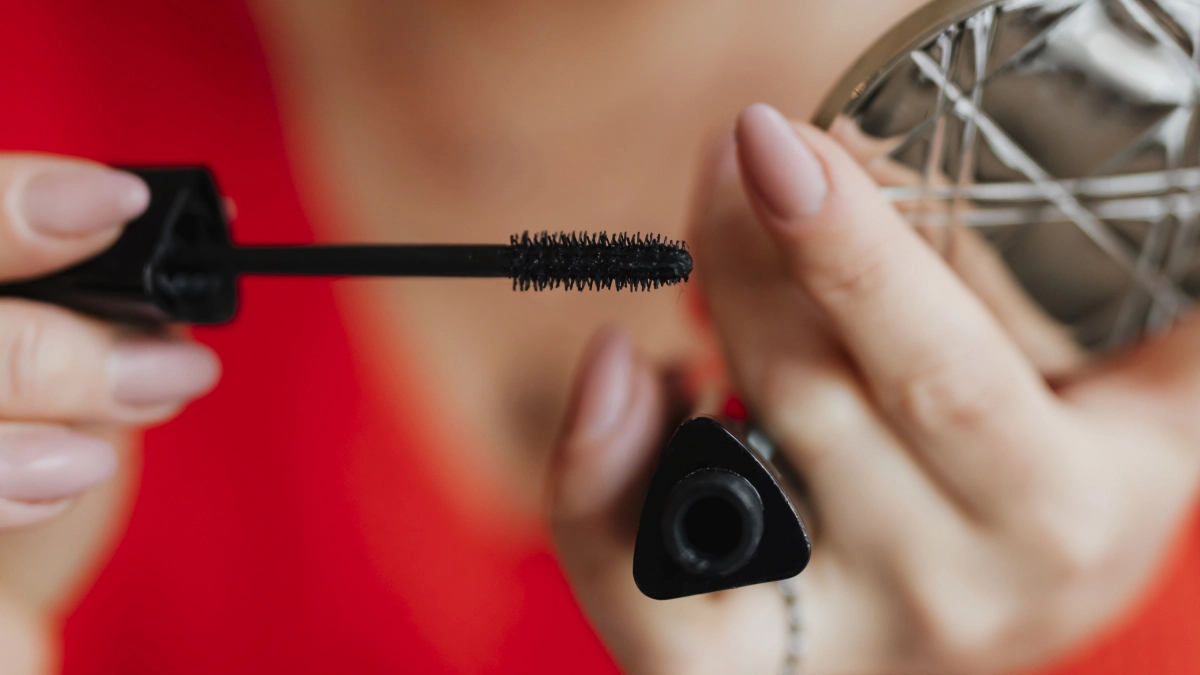 Тушь точно не подведёт: 5 приёмов для идеальных ресниц — густота, никаких комков и склеивания