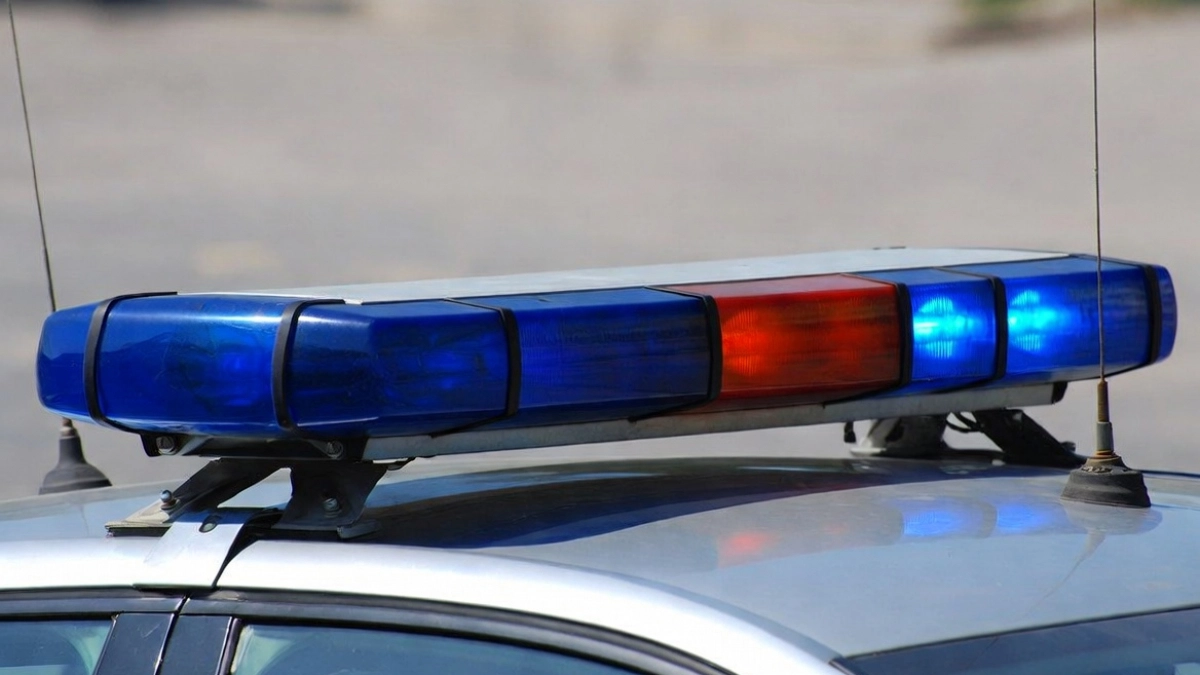 Патрульная машина попала в аварию на улице Неделина