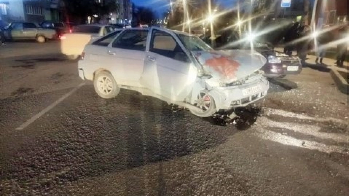 ДТП на Орджоникидзе в Ельце отправило двух человек в больницу