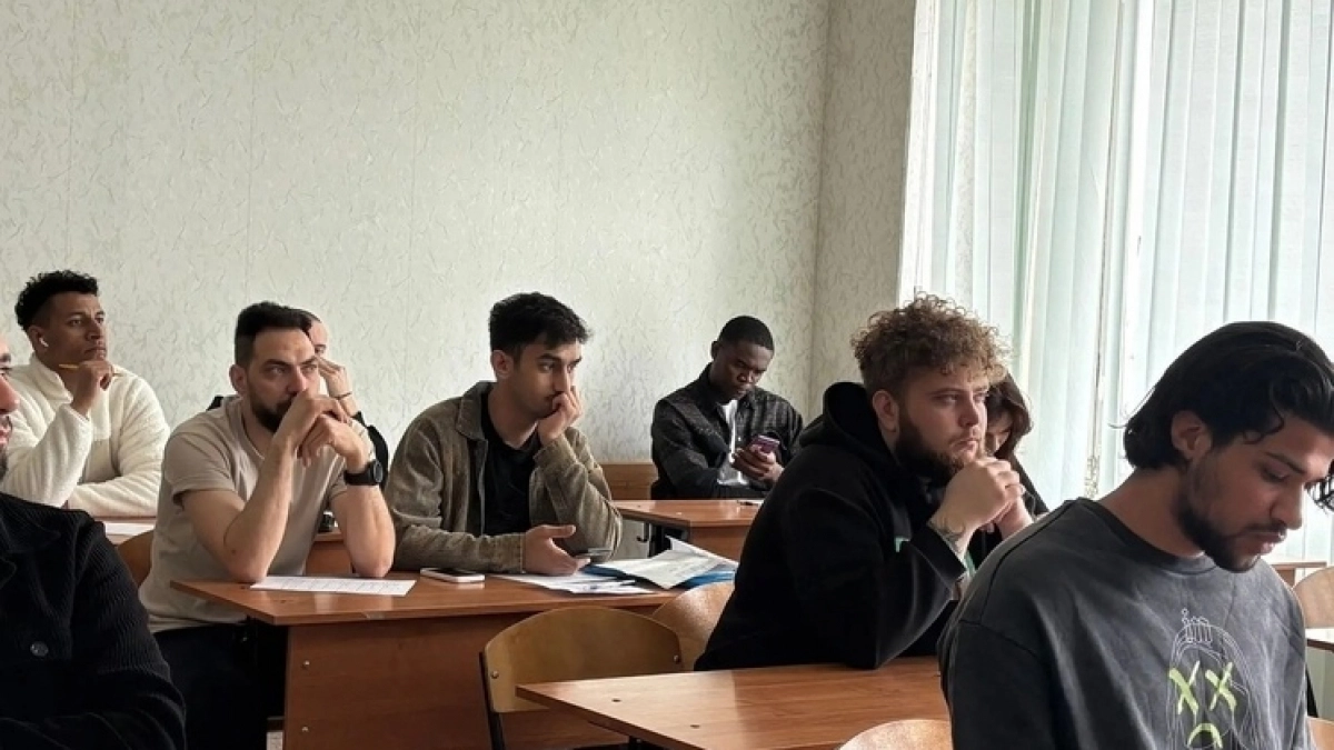 Иностранным студентам ЛГТУ объяснили правила запуска стартапов в Липецке
