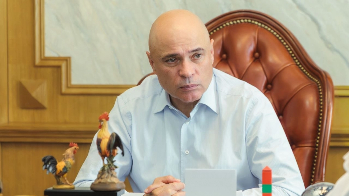 Артамонов провёл стратсессию с профсоюзами