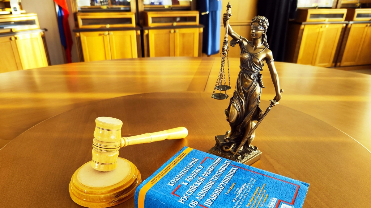 В Ельце предприятие месяцами не платило людям и отправило их по домам