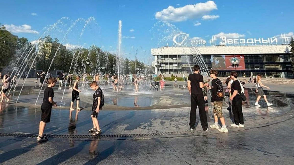 Мэрия Липецка напомнила о запрете купания в фонтане у дворца спорта «Звёздный»