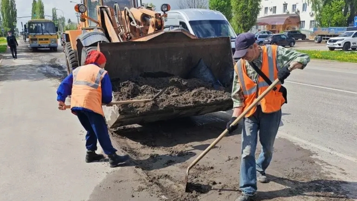 Липецкие дворники выходят на улицы в 3 ночи