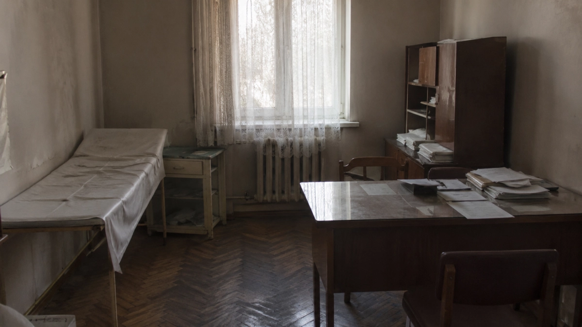 Аварийное здание на Московской оставило жителей 19-го микрорайона без поликлиники