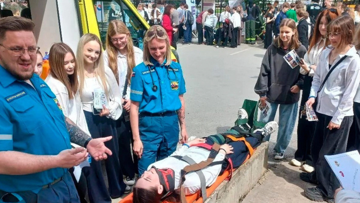 Тысяча липецких школьников побывали на фестивале профессий
