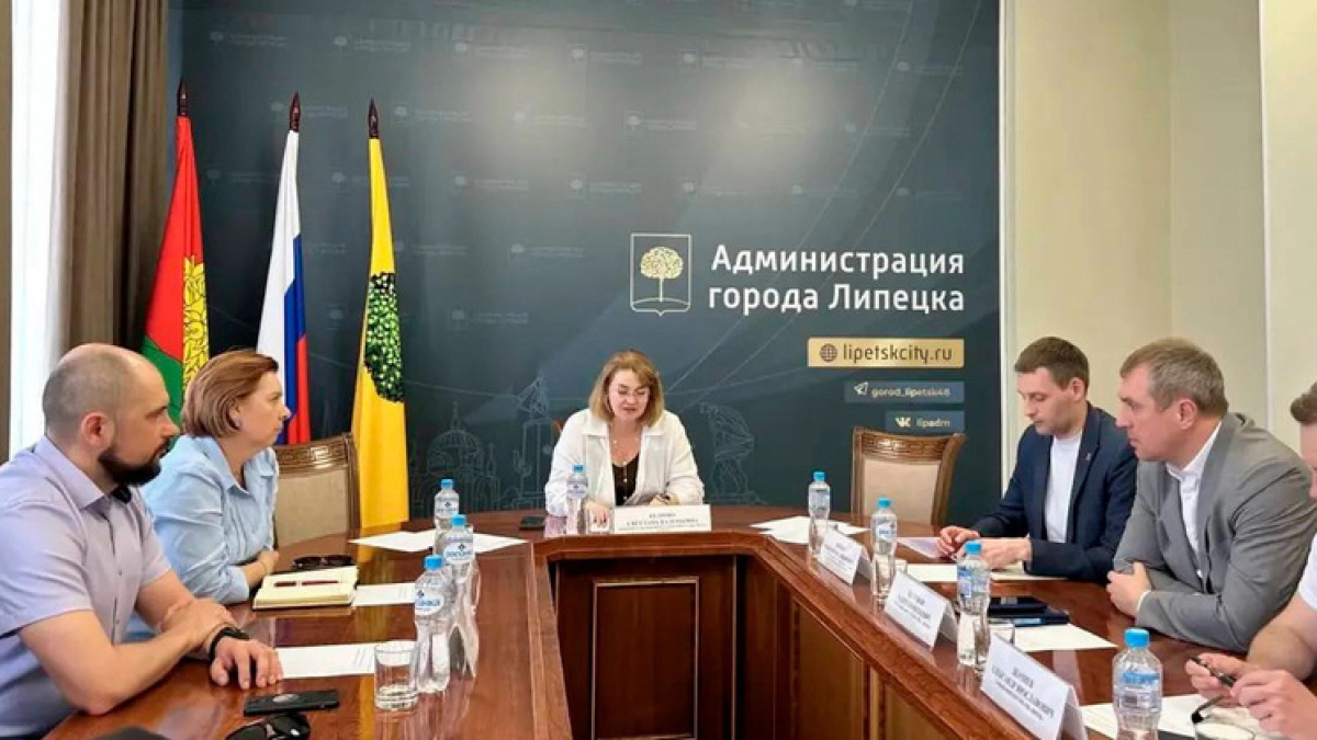 Бедрова устроила разнос ресурсникам за туманные сроки отключений