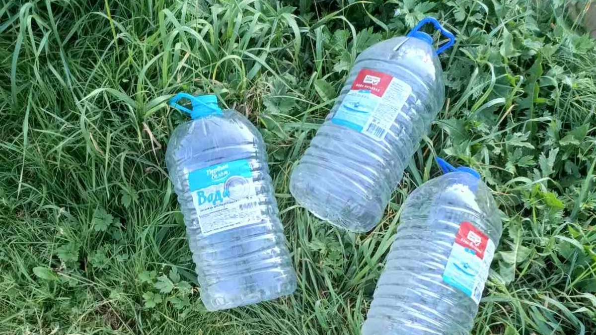 Пластиковые бутылки больше не выбрасываю: делаю умный полив почти за бесплатно – сосед на даче подсказал 