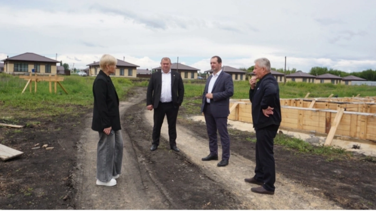 В Благодати строят дома для добринских аграриев