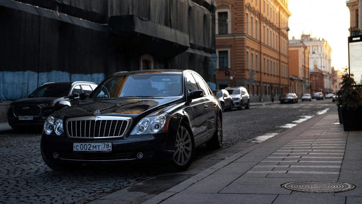 Один из восьми в мире Maybach выставили на продажу в Липецке