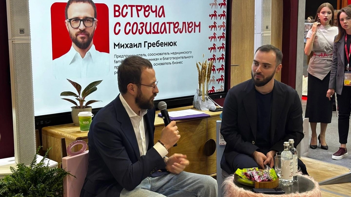 Липецкий студент побывал на ПМЭФ и пригласил федерального чиновника в регион