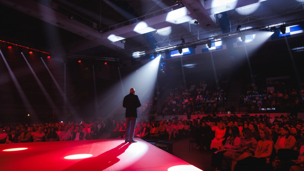 Артамонов раскрыл, сколько липчан кормит малый бизнес