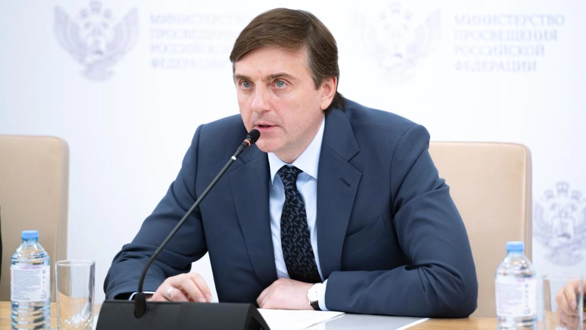 Кравцов предупредил липецких выпускников о поддельных сайтах с баллами ЕГЭ
