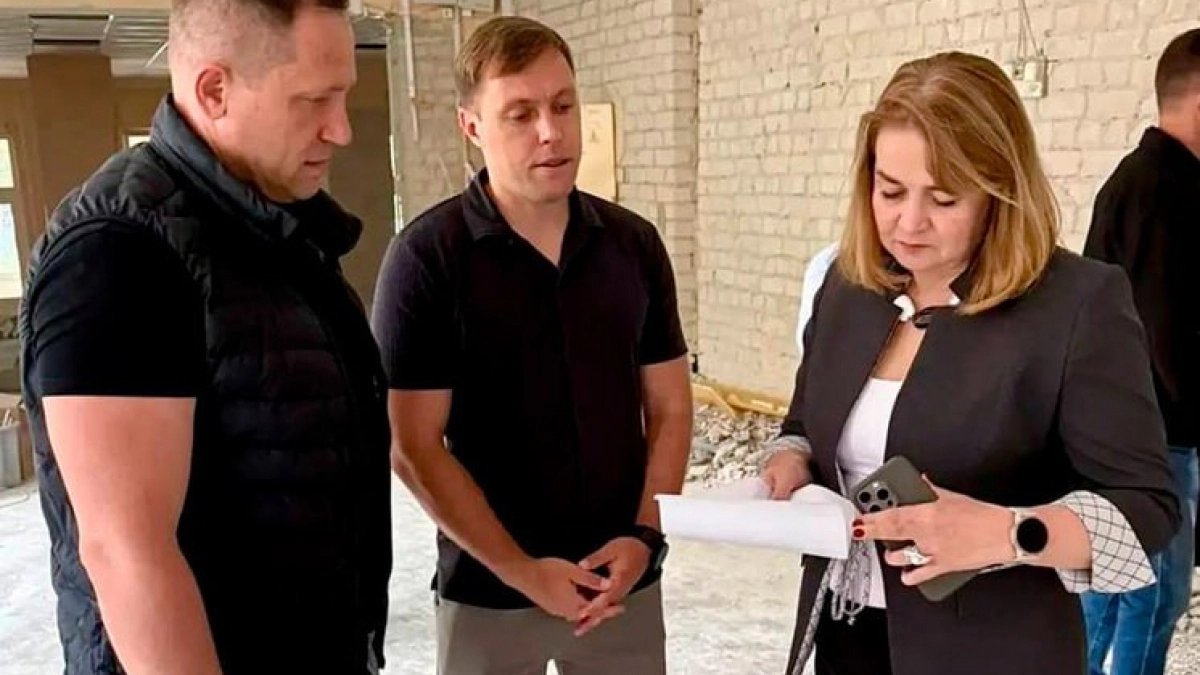Липецкий лицей №66 обновит входную группу и спортзал современными материалами