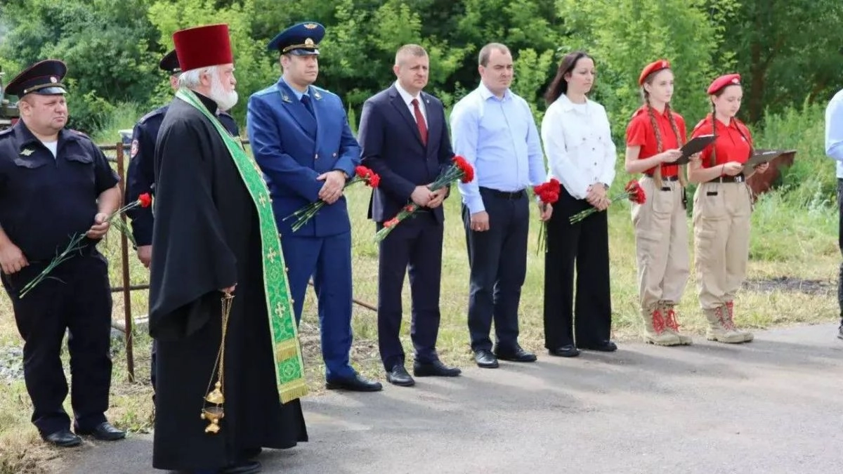 В Тербунском округе перезахоронили партизана войны с двенадцатью детьми