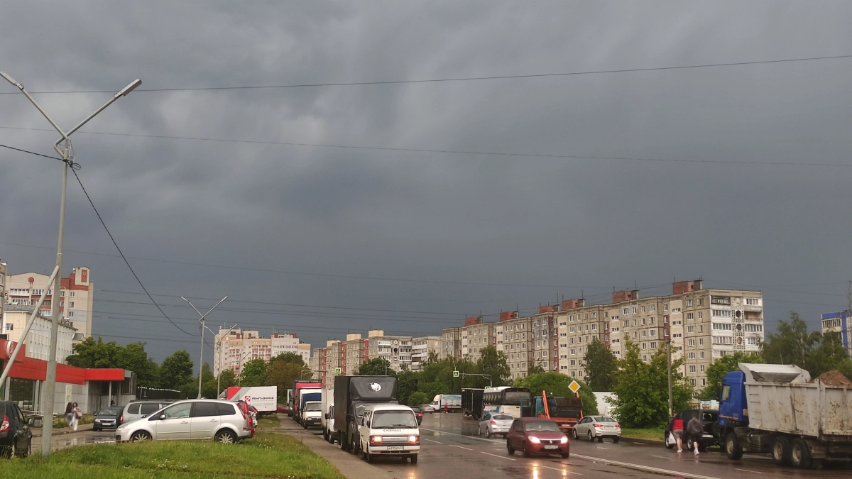 МЧС предупредило липчан о приближении грозового фронта с сильным ветром