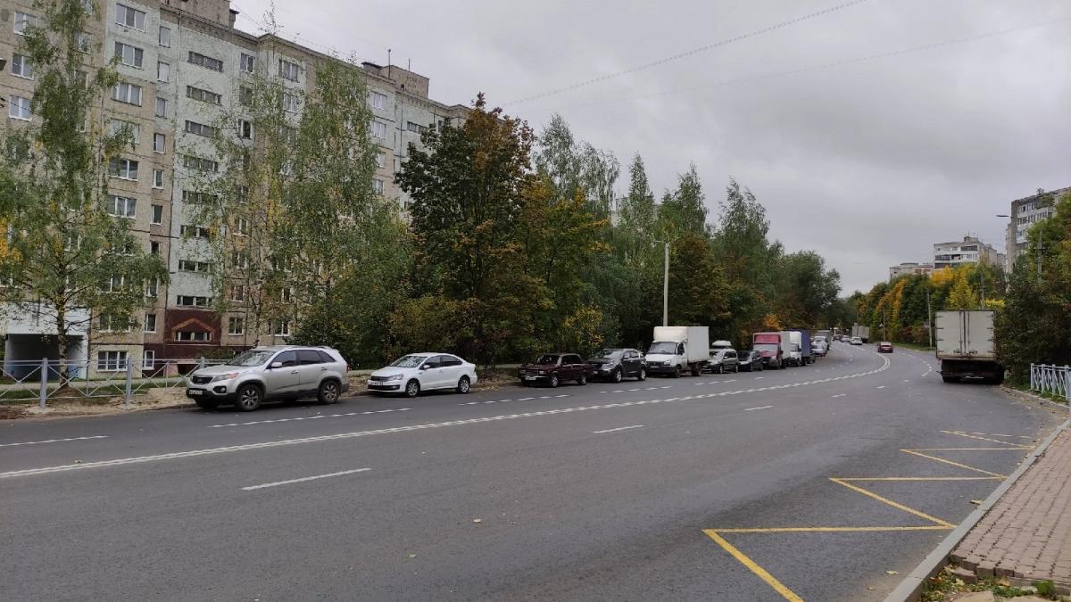 В ГАИ поставили точку: какой поворотник должен включить водитель при въезде на кольцо