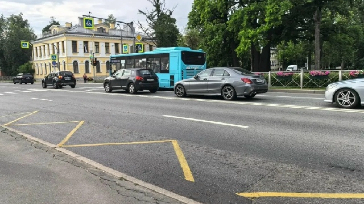 Каким образом камеры ГАИ фиксируют непристёгнутый ремень и телефон в руках водителя
