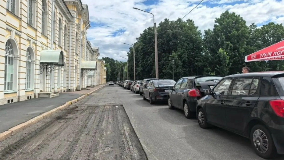 Если сзади агрессивно сигналят — в ГАИ дали совет, как не наделать ошибок