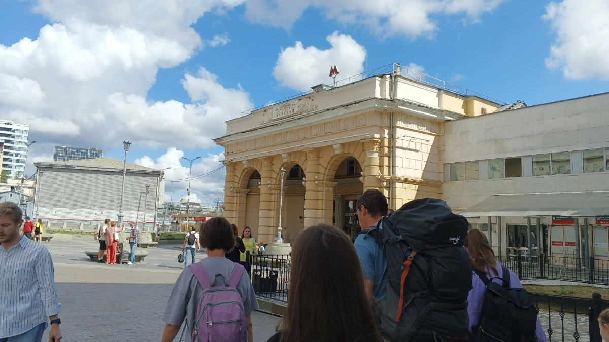 Какие имена давали детям с надеждой на лучшее: значения Веры, Любови, Надежды, Софии и Виктора