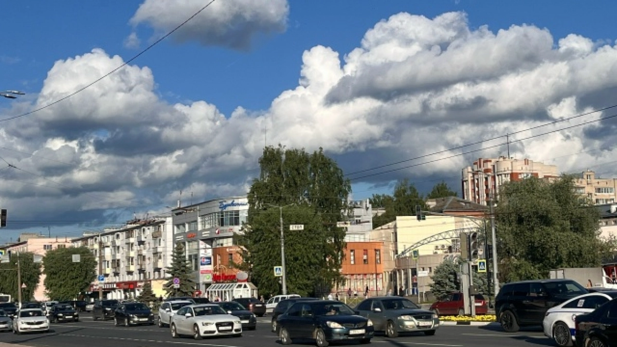 Полный привод и просторный салон — в России стартовали продажи надёжного семейного минивэна Toyota