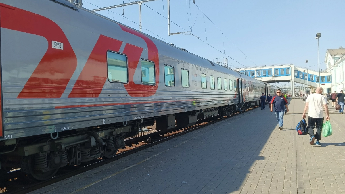 В РЖД приняли решение – к столику больше не пустят: в новых вагонах все будет по-другому