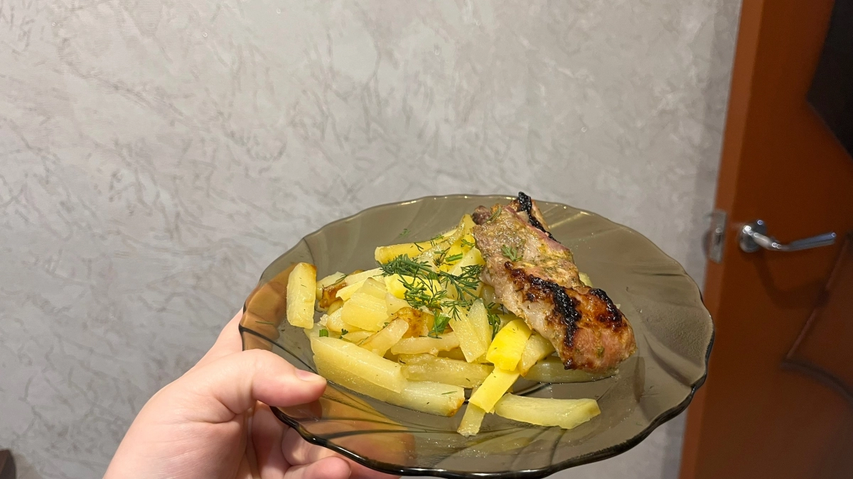Жареной картошке нужен не лук, не масло, а эта специя: корочка получается хрустящая, а вкус как из печи