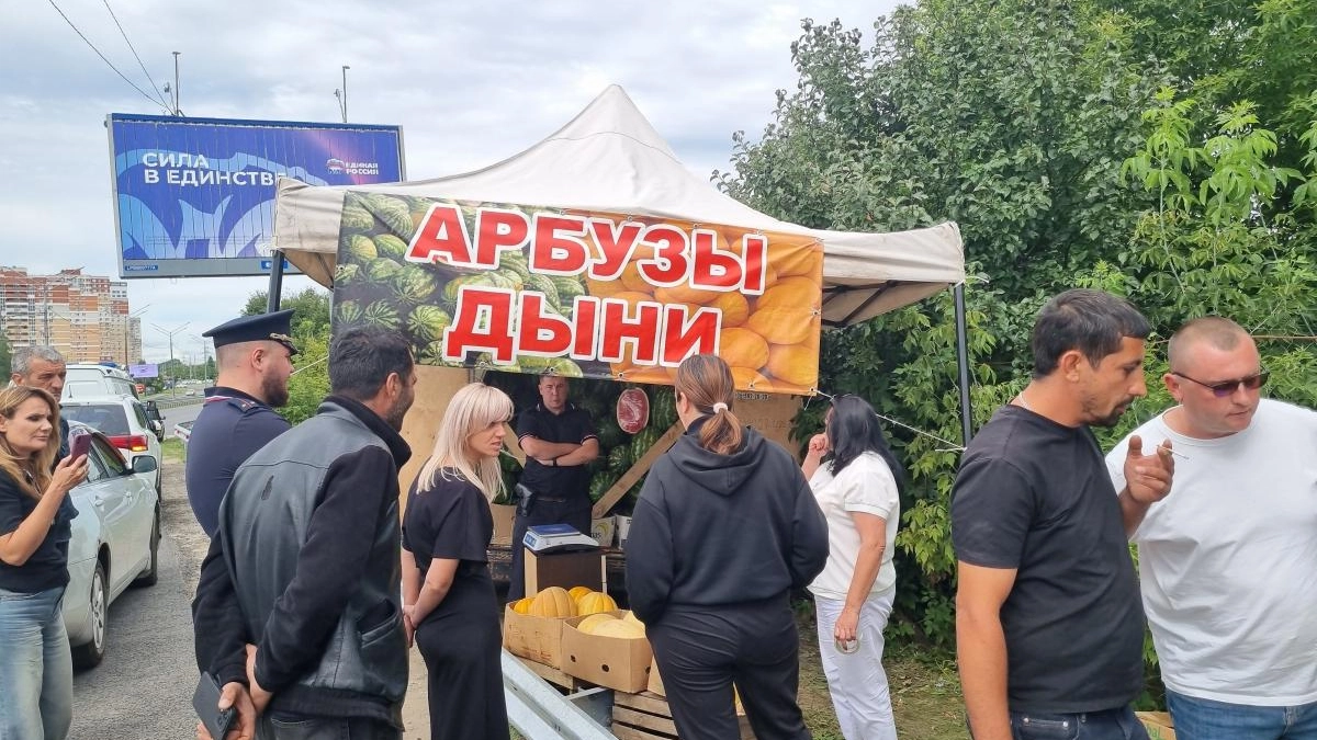 Незаконная торговля у жилого дома на Ленинградской закончилась изъятием